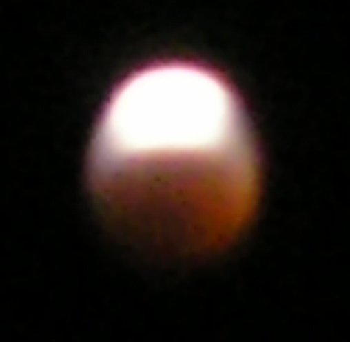 Total eclipse of the moon - 2007-03-04 23:38 CET (3)