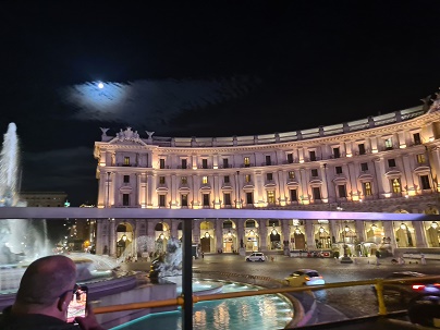 Rome, Night bus tour - Piazza della Republica, Fontana delle Naladi